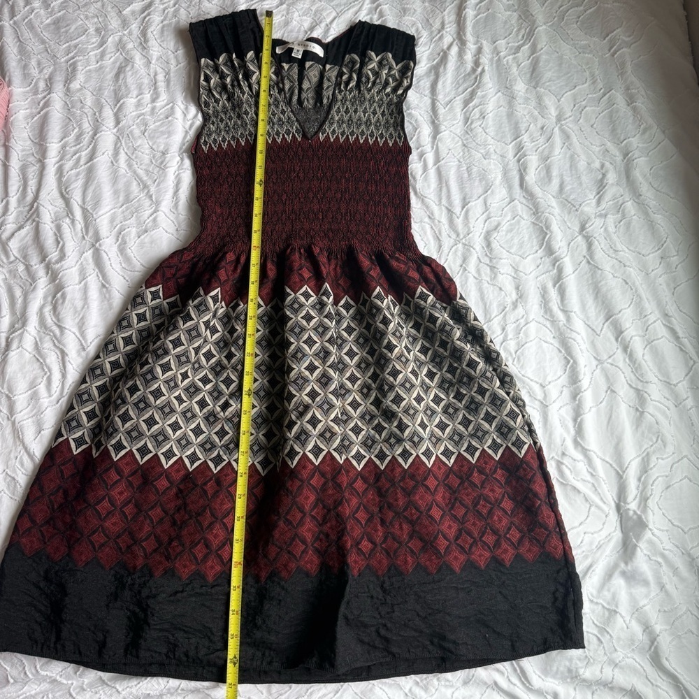 Max Studio Black Grey Red Burgundy Patterned Dress Cinch Waist V Neck - Picture 6 of 7